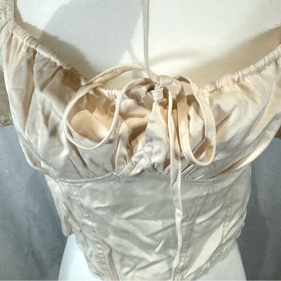 Beige milkmaid corset style crop top size large - Picture 4 of 7